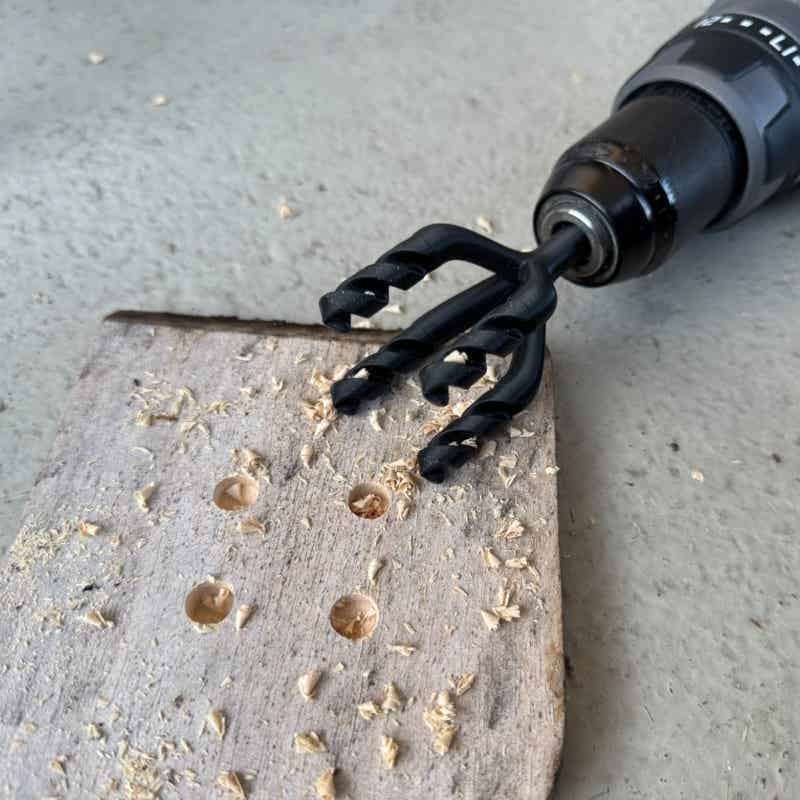 Plastic boorset met vier grapp - Woodworking Jokes recensie en prijs